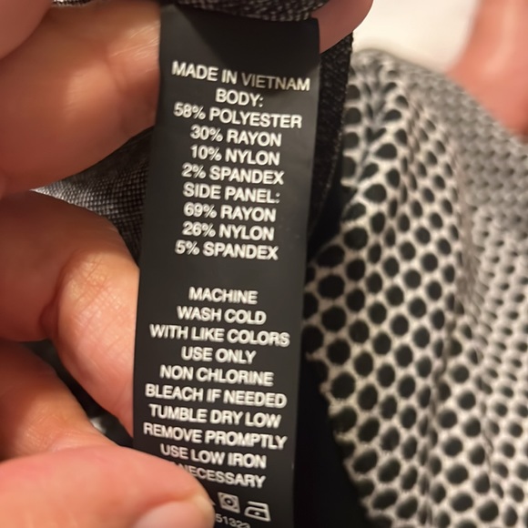 Vince Camuto black/cream geometric print straight skirt - Picture 6 of 6